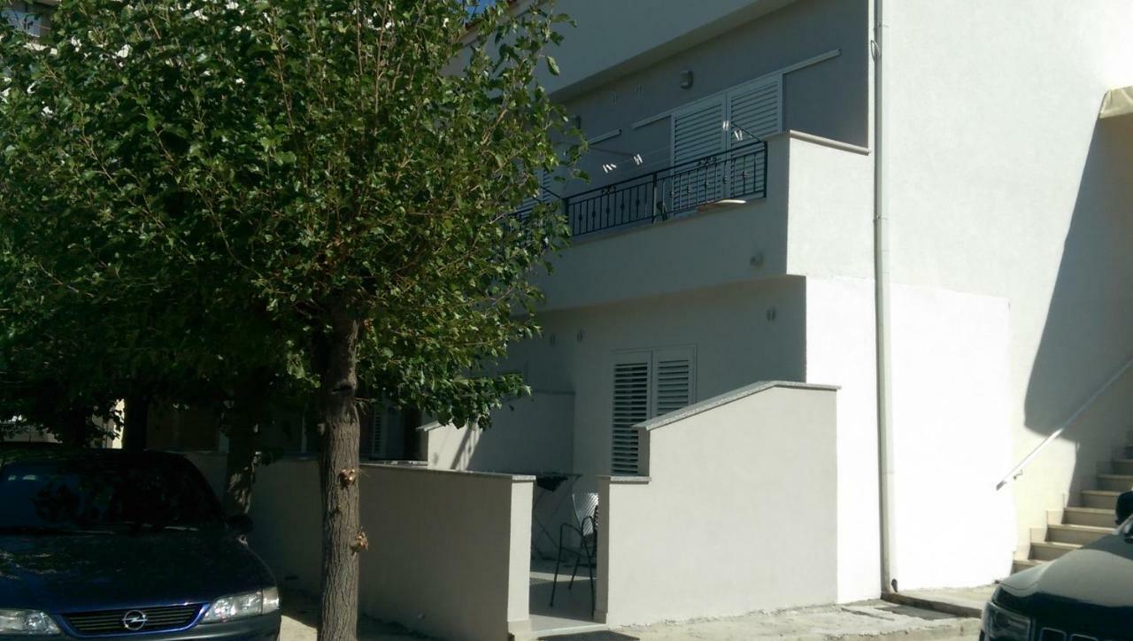 Apartmani Dina Makarska Exterior photo