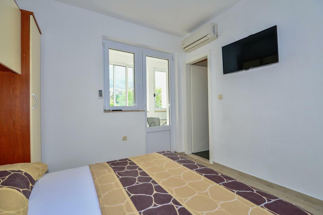 Apartmani Dina Makarska Exterior photo