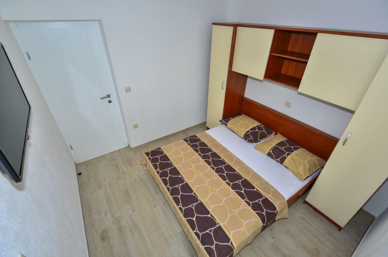 Apartmani Dina Makarska Exterior photo