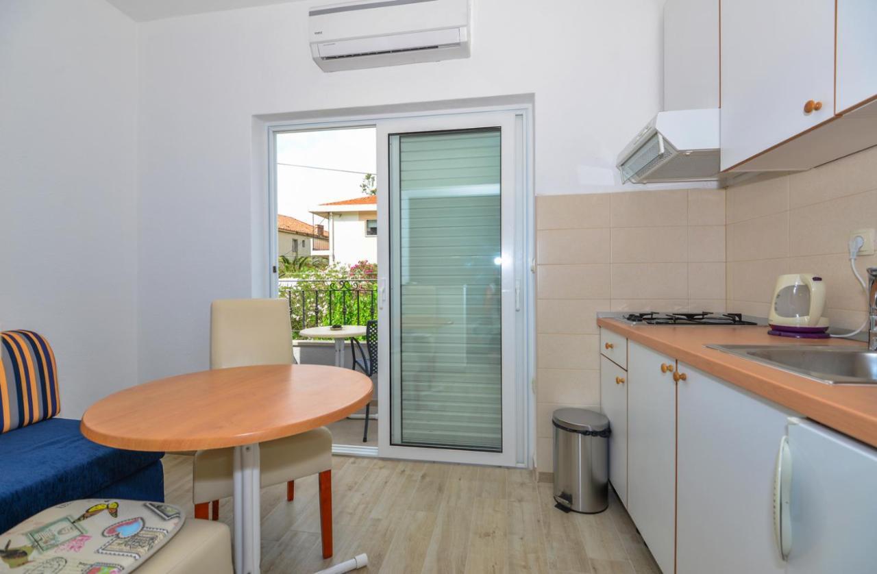 Apartmani Dina Makarska Exterior photo